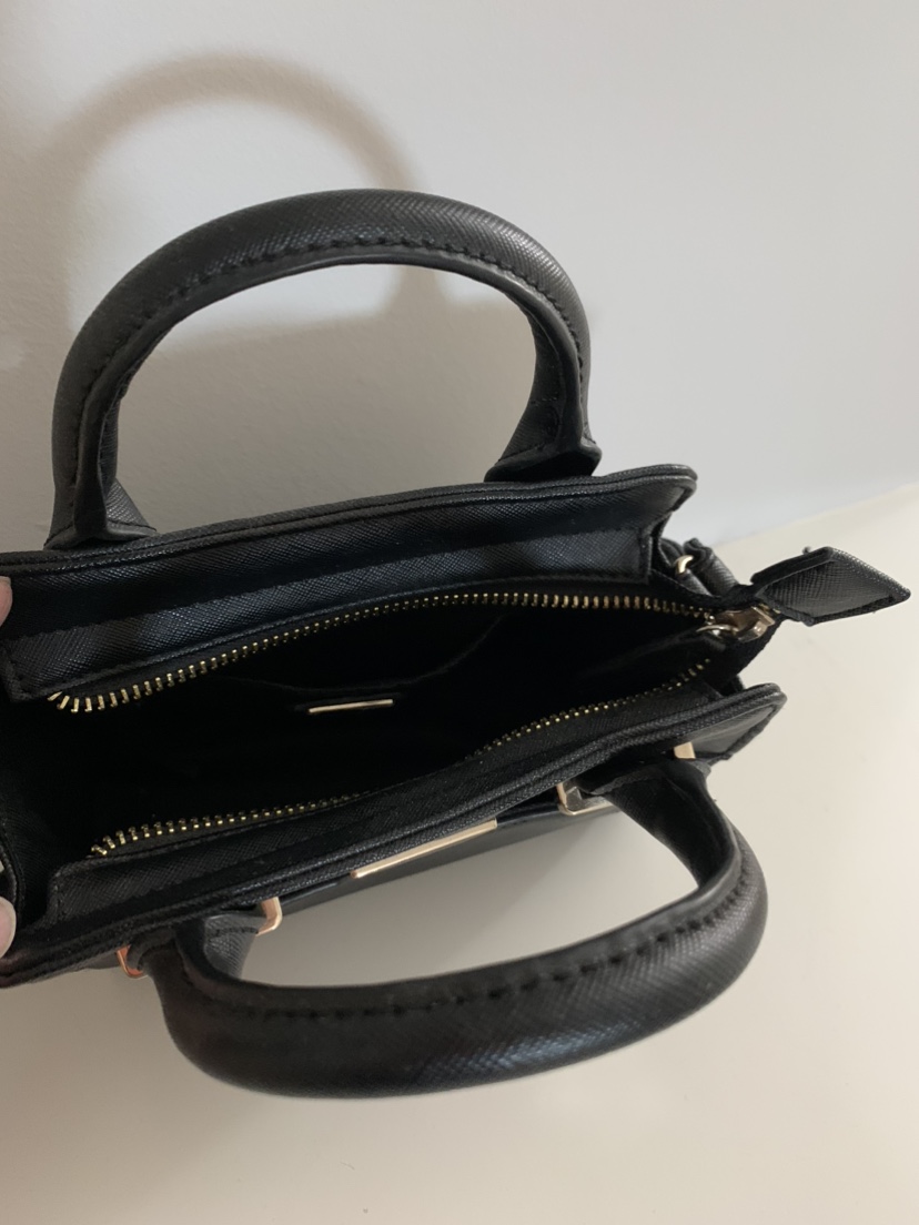 Guess Purse - photo 3