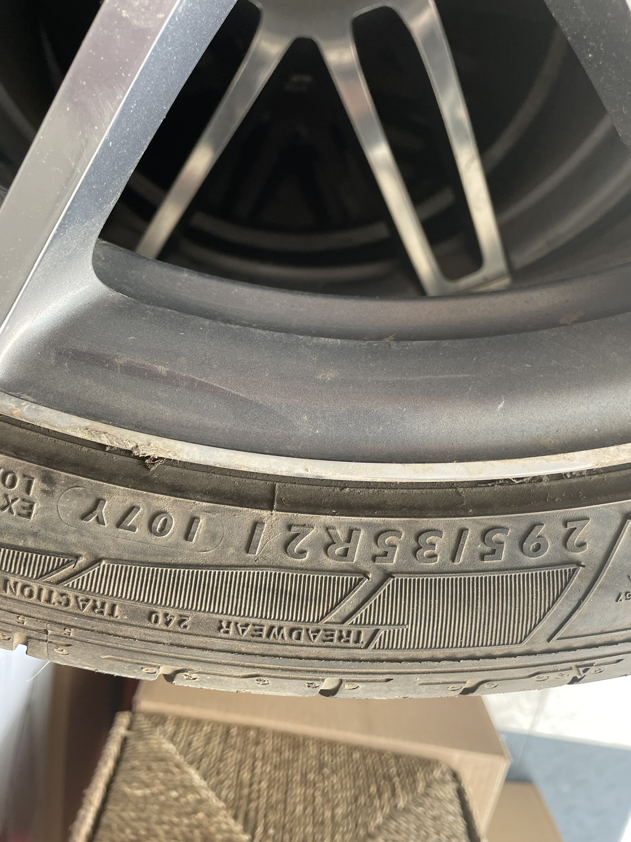 Audi Q7 Tire Rims (4) - Sherwood Park Pickup - photo 2