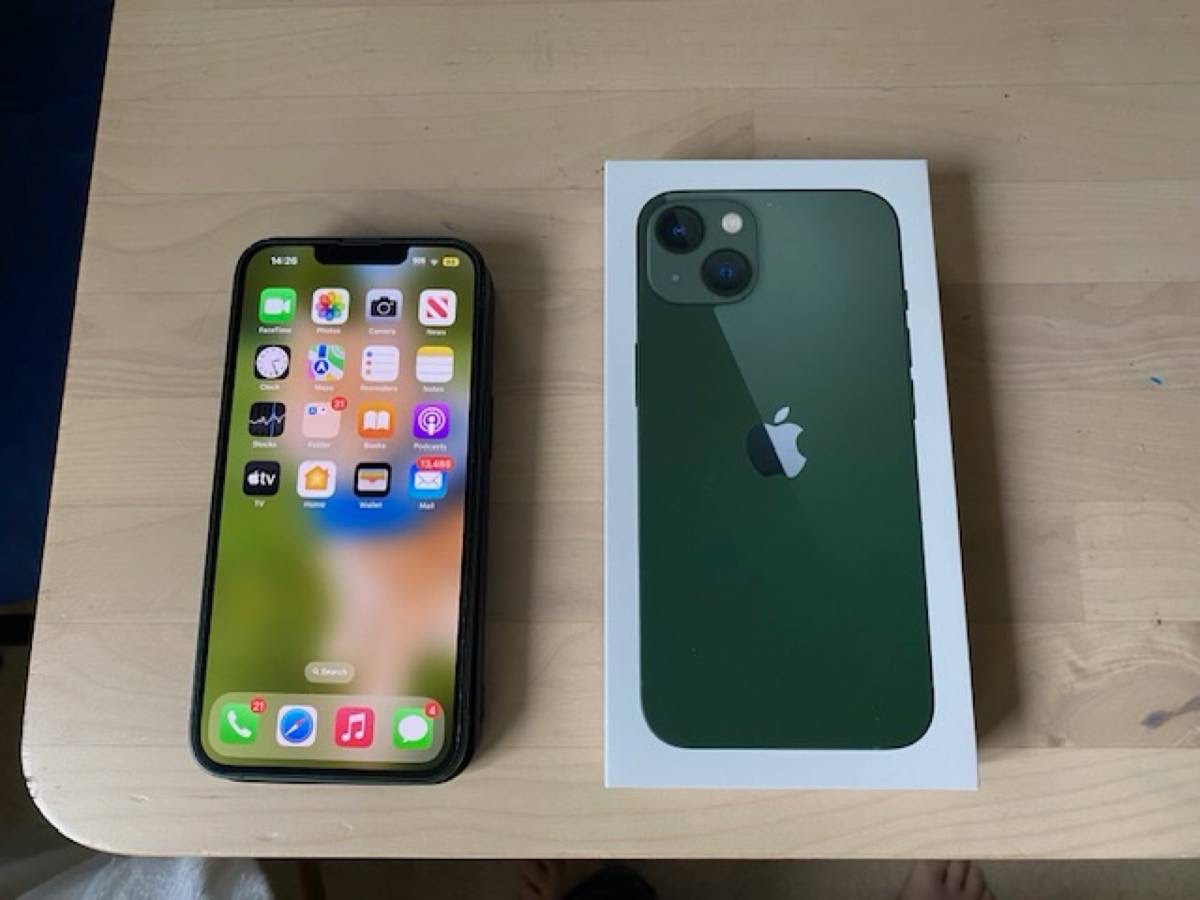 UNLOCKED IPHONE 13 128GB thumbnail
