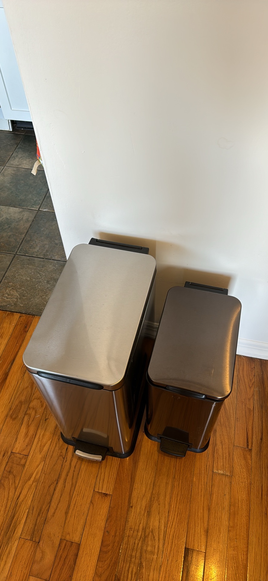 Metal trash bins - photo 2
