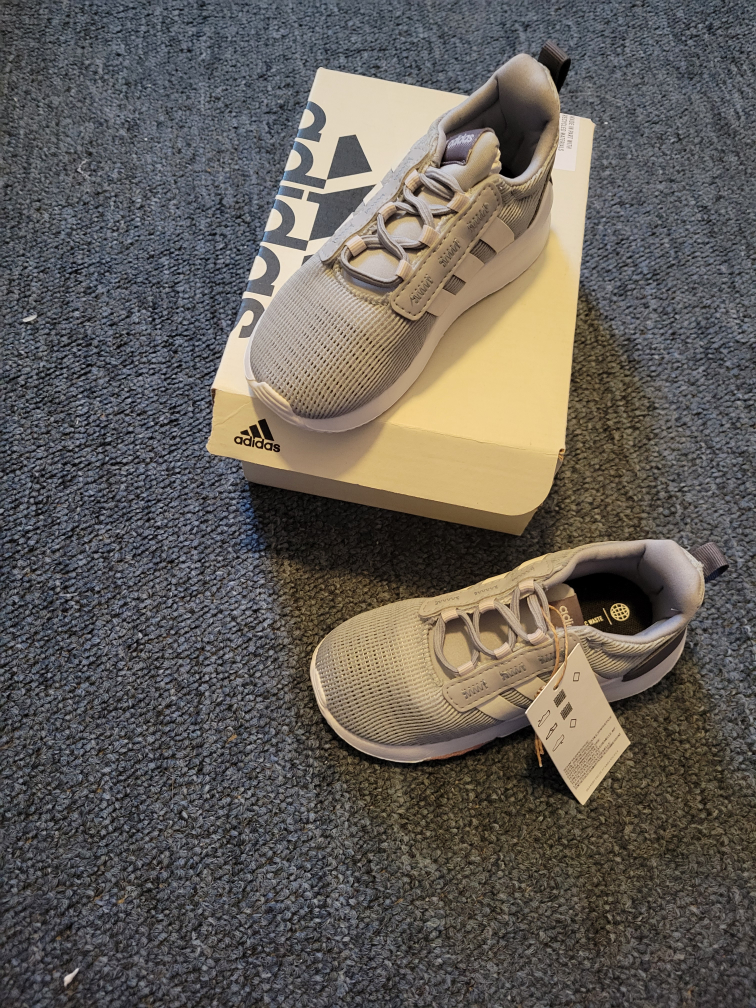 Toddler.boy Adidas size 9 - photo 2