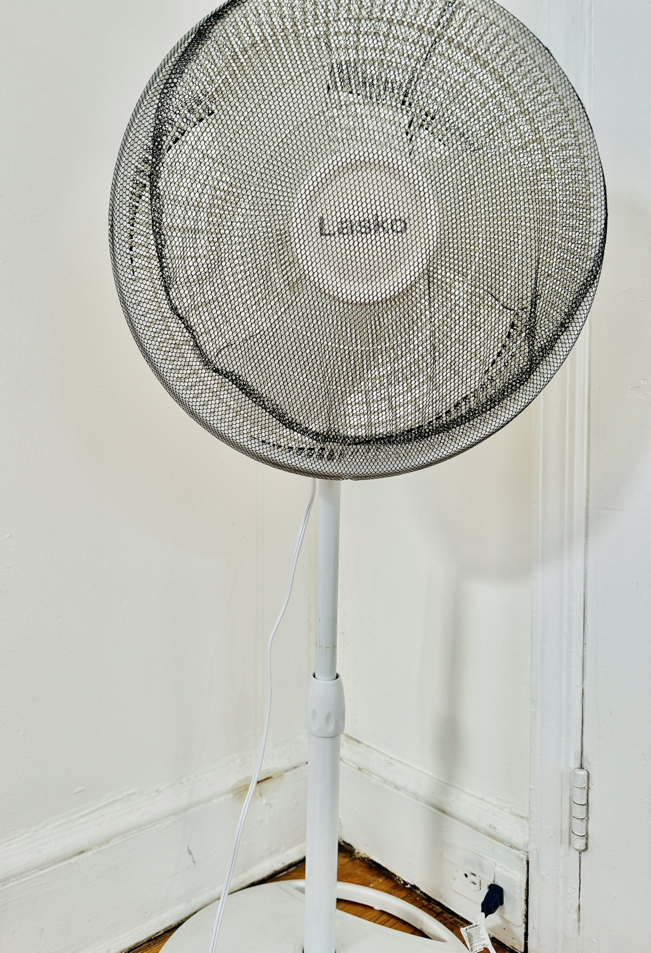 Lasko Oscillating Fan With Dust Cover