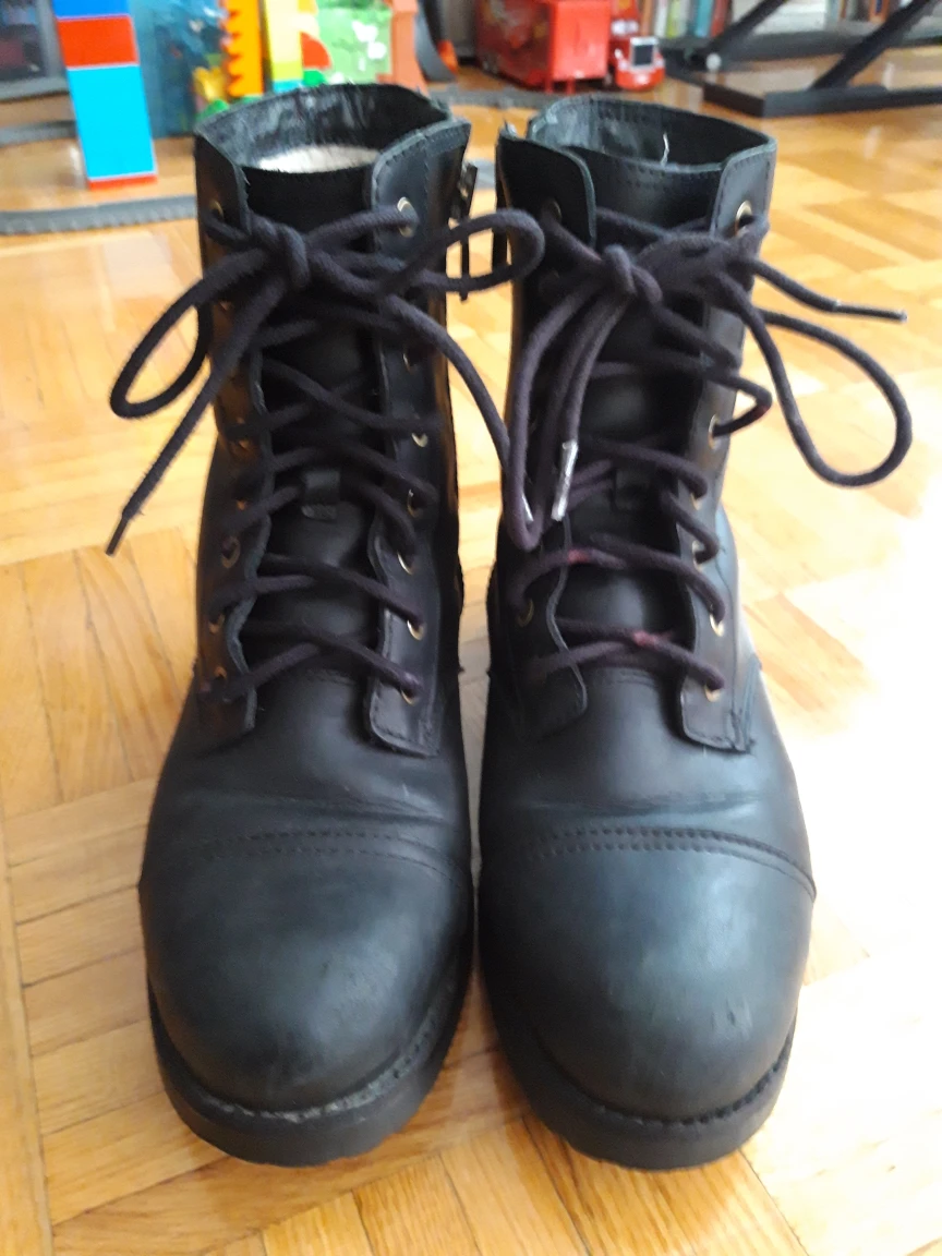 Mens Black Boots(UGG) thumbnail