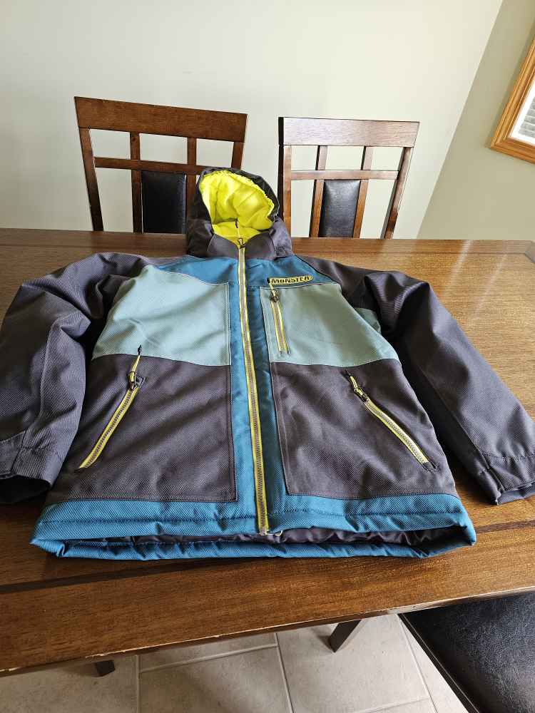 winter jacket with pants (children age 11 to 12 years).