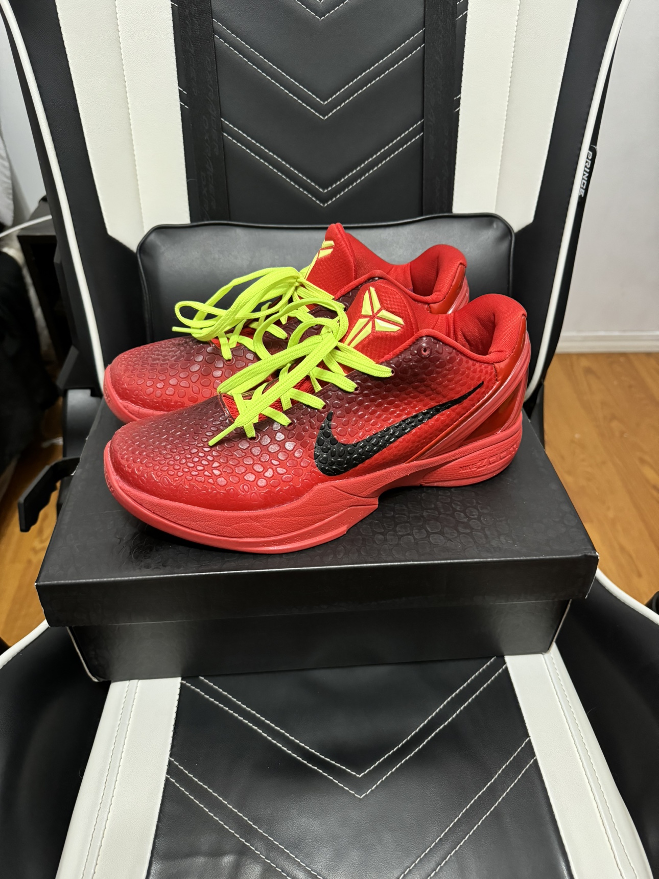 Kobe 6 “Reverse Grinches”