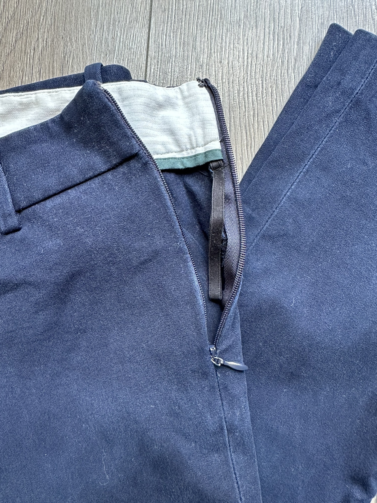 Aritzia Babaton cropped pants (navy) - photo 3