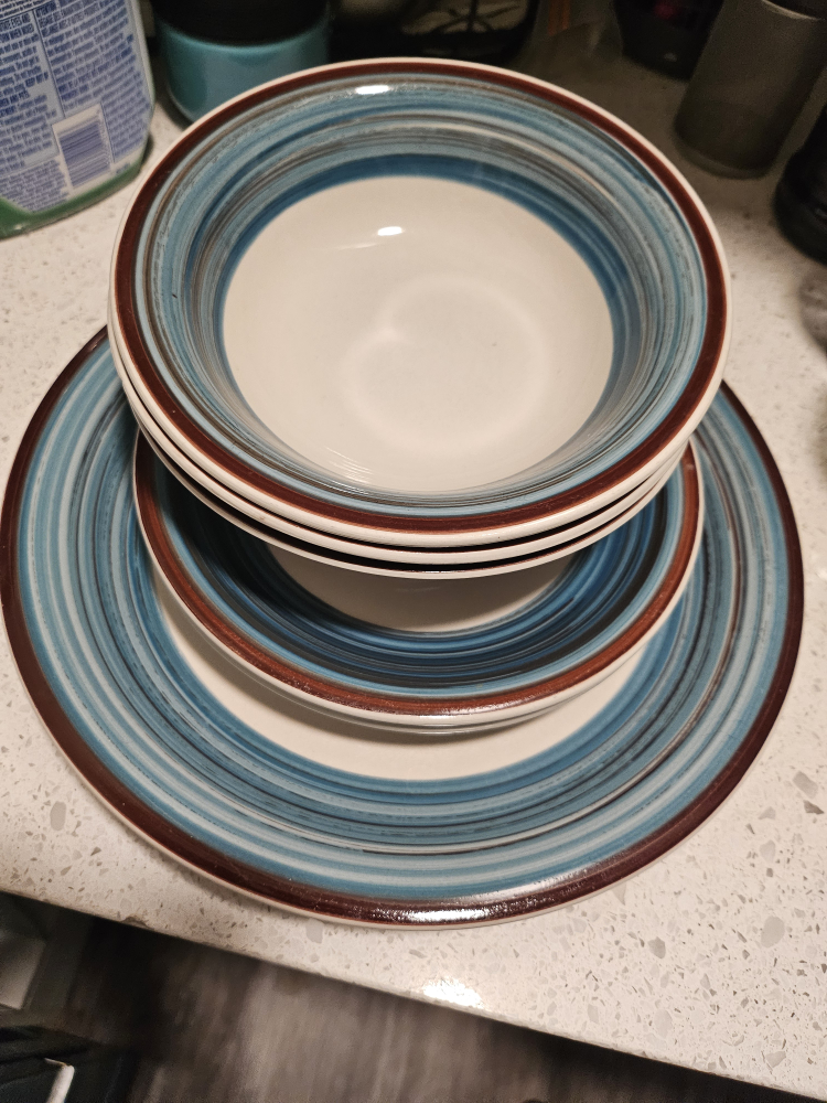 ✌️ Plate set and cups thumbnail