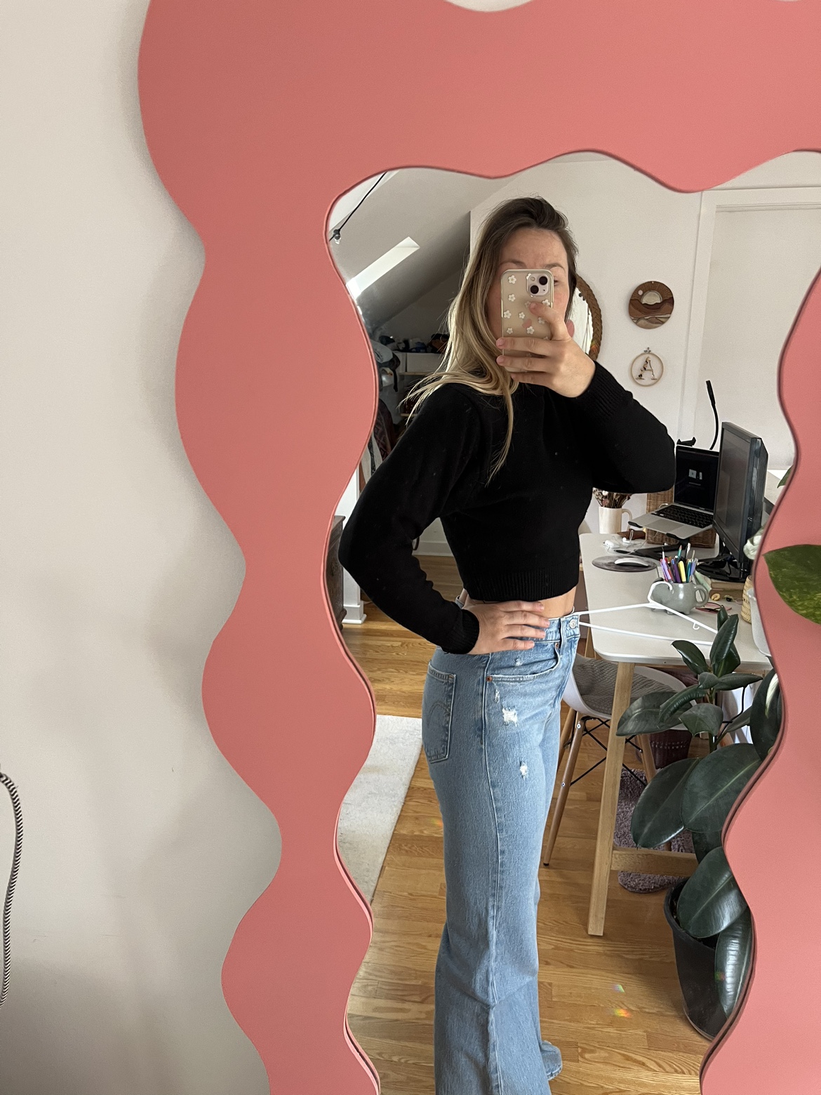 Cropped knit sweater image indicator(2)