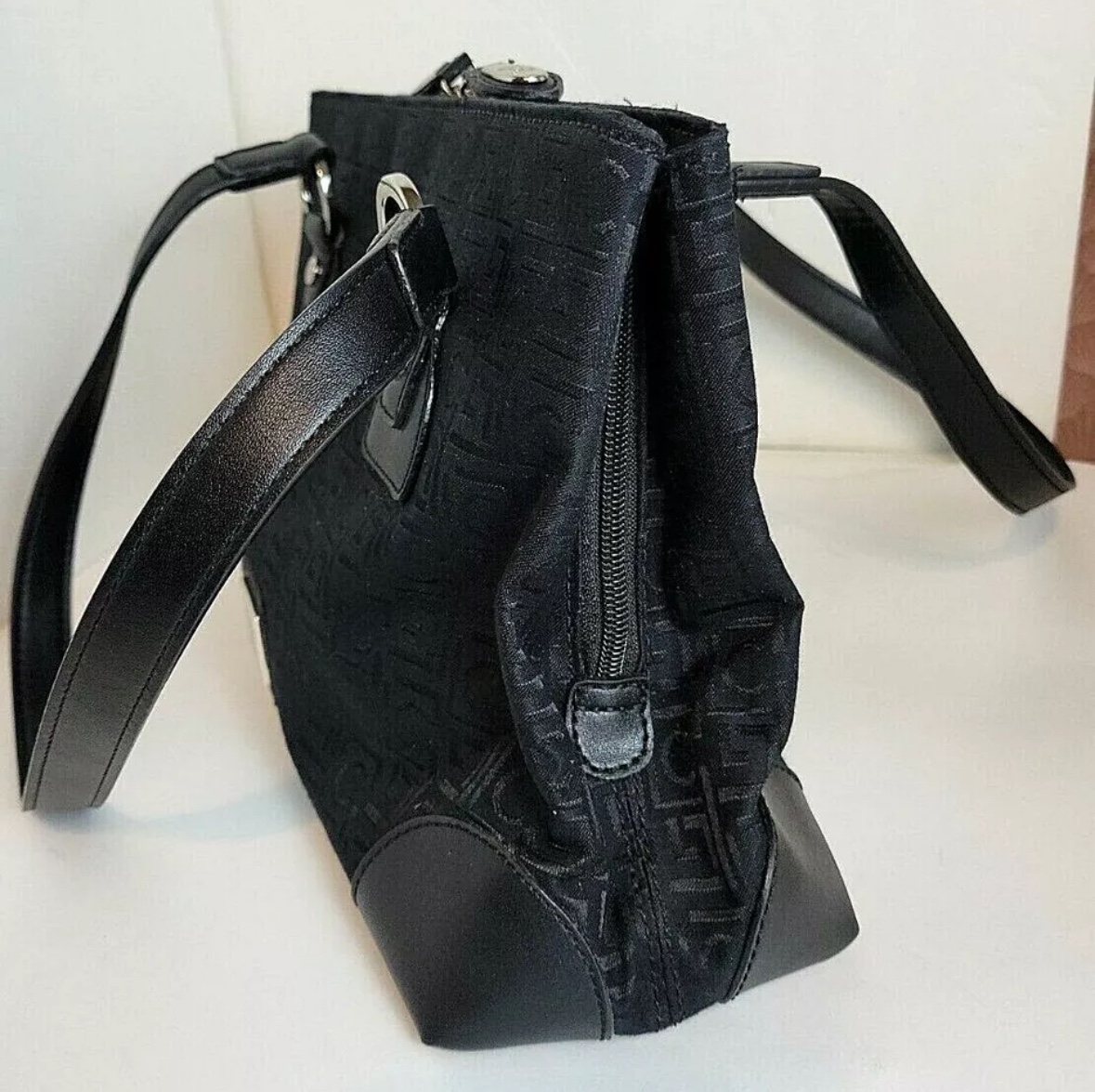 VINTAGE Y2K Liz shoulder bag for SALE image indicator(5)