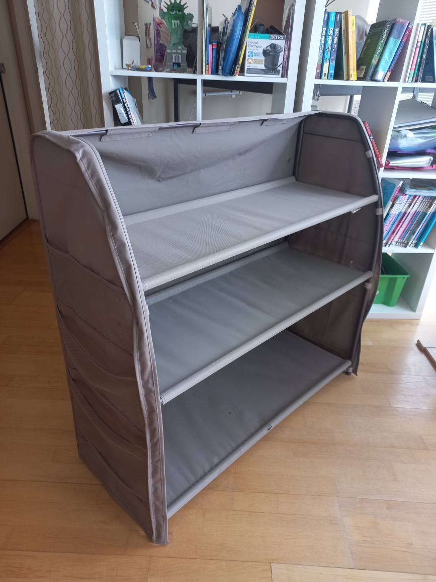 Shelf for cloths