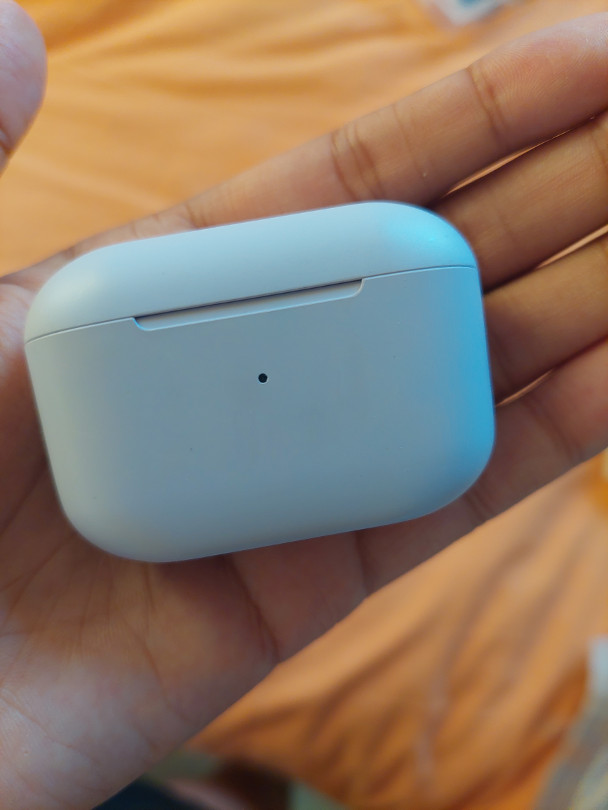 JLAB Bluetooth earbuds image indicator(2)