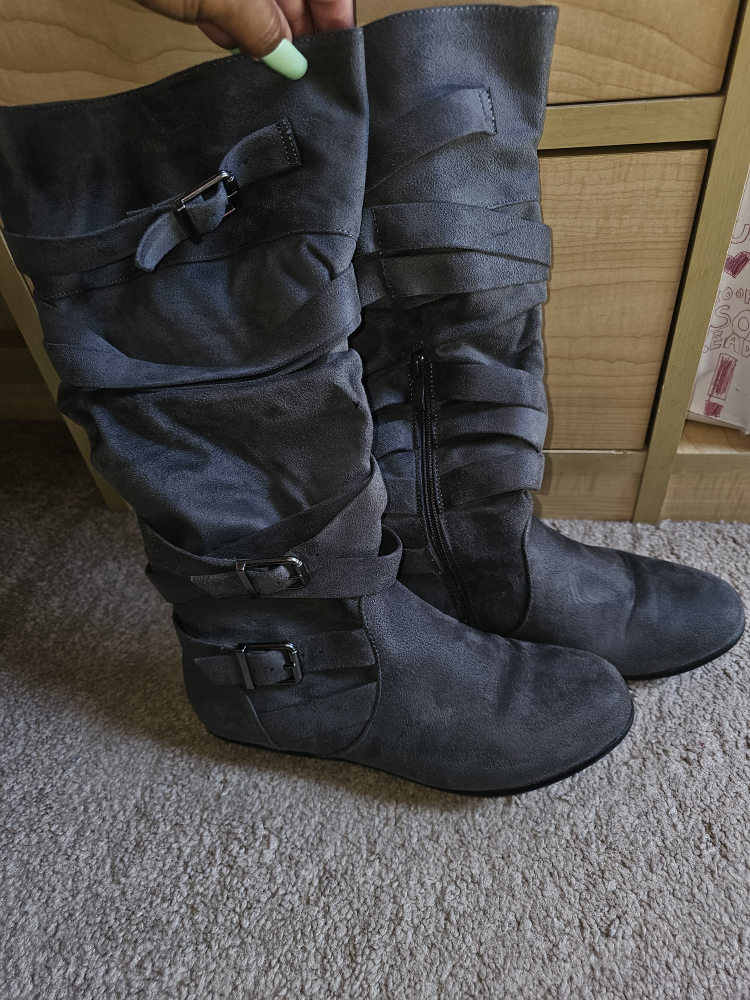 Womes Flat Boots