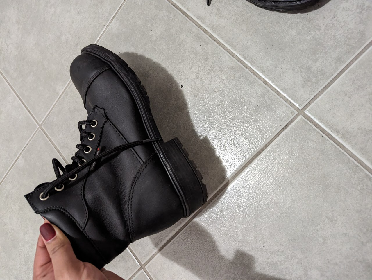 Steel toe shoes - women's - photo 4