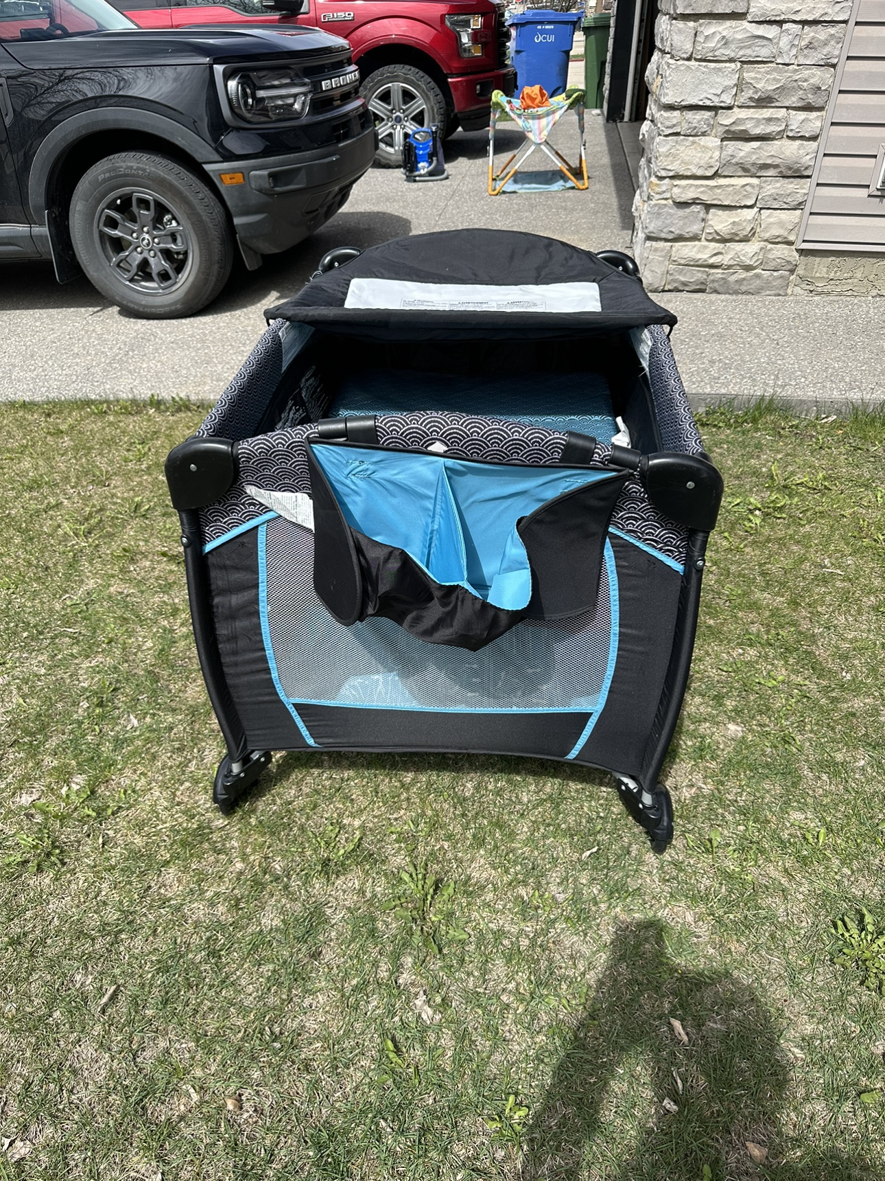 Evenflo playpen - photo 4