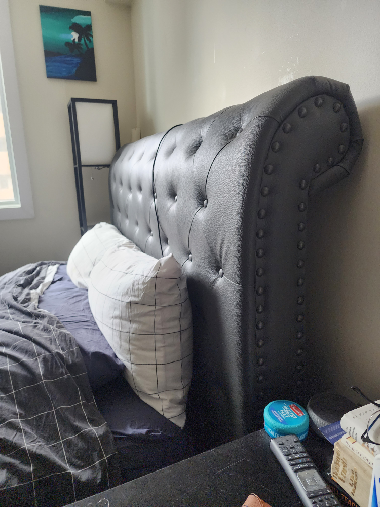 Tulsa faux leather queen bed frame *Cheap* - photo 5