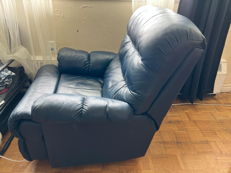 leather recliner couch - photo 2