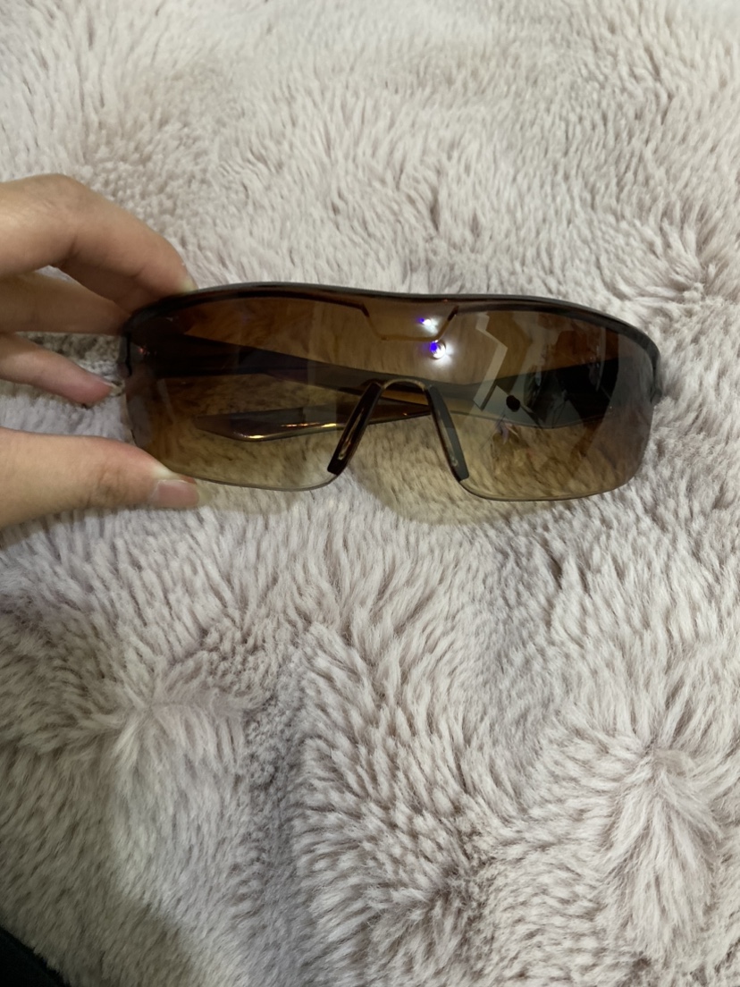 retro y2k sunglasses thumbnail