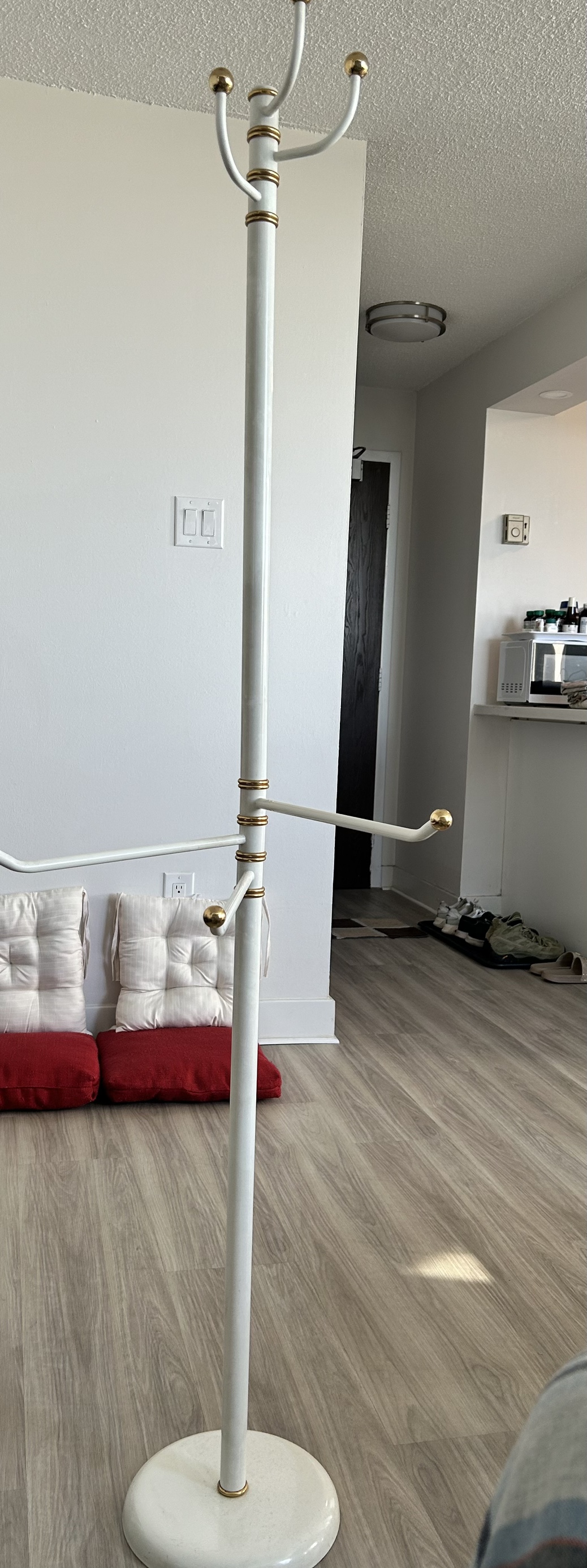 Coat stand metal