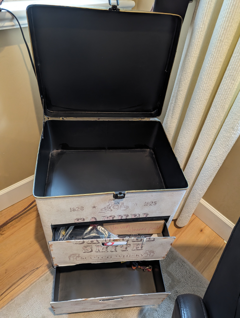 liquor cabinet - photo 4