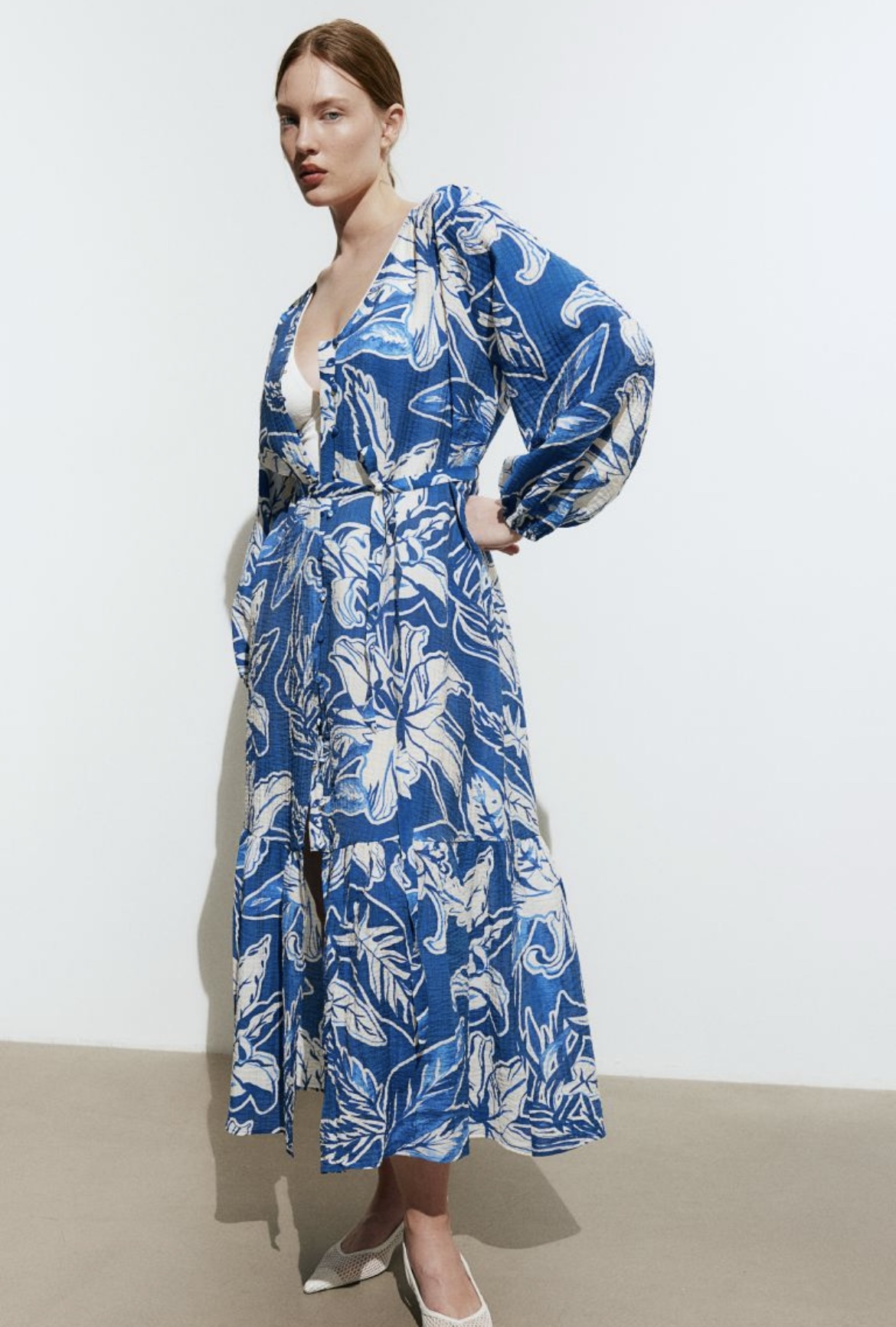 H&M tie-belt crepe dress image indicator(2)