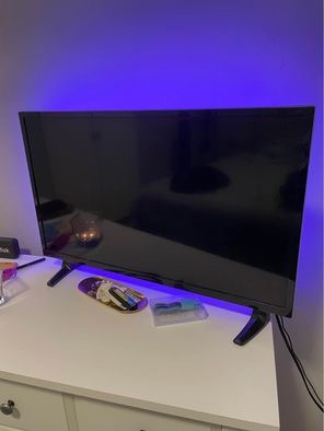 Insignia 32” Fire Smart TV - photo 3
