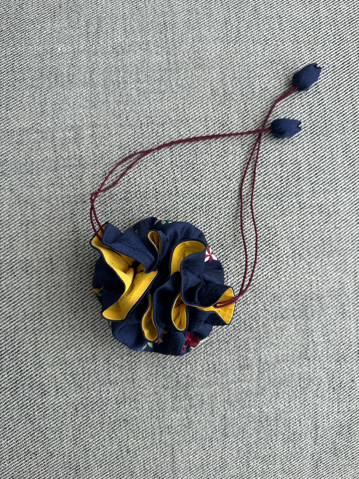 Embroidered jewelry pouch with drawstrings thumbnail