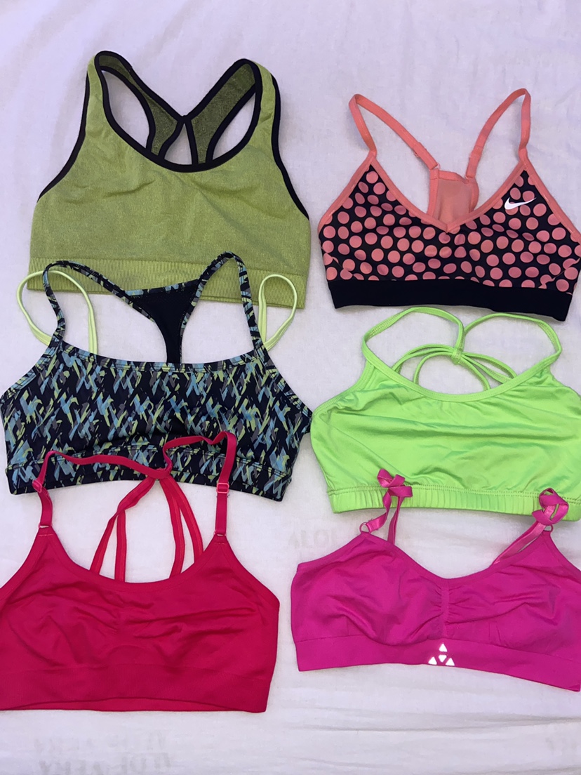 ✨Summer Sale: Sports Bra ✨ thumbnail