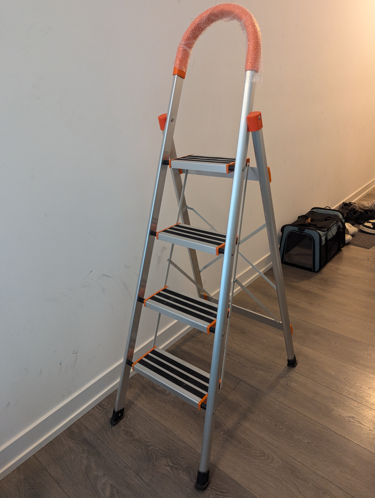 New 4 Step Ladder, half price - photo 2