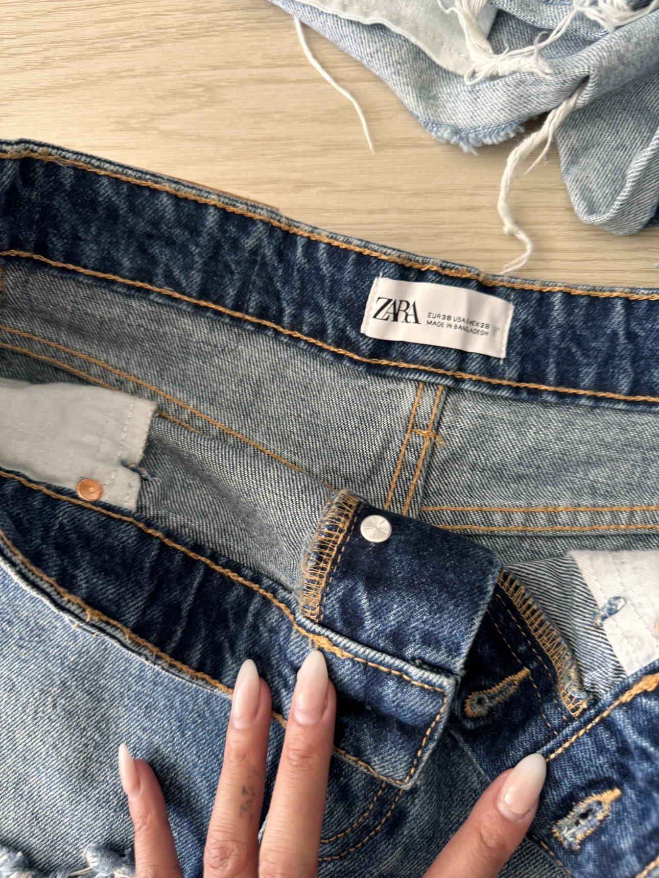 Zara Shorts image indicator(2)