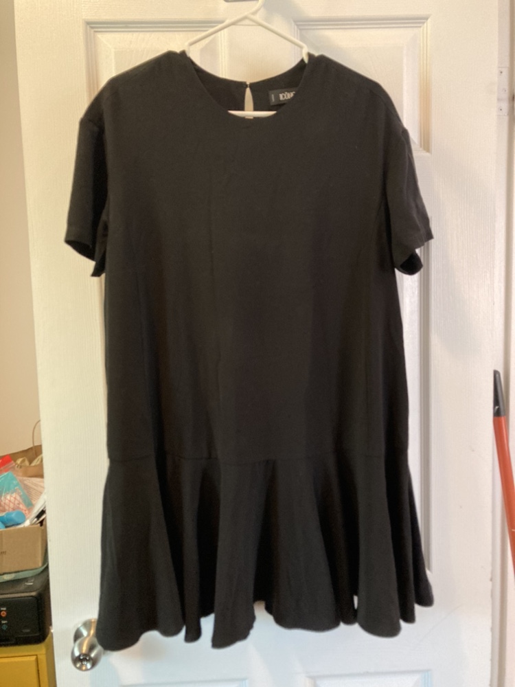 Oversized black dress thumbnail