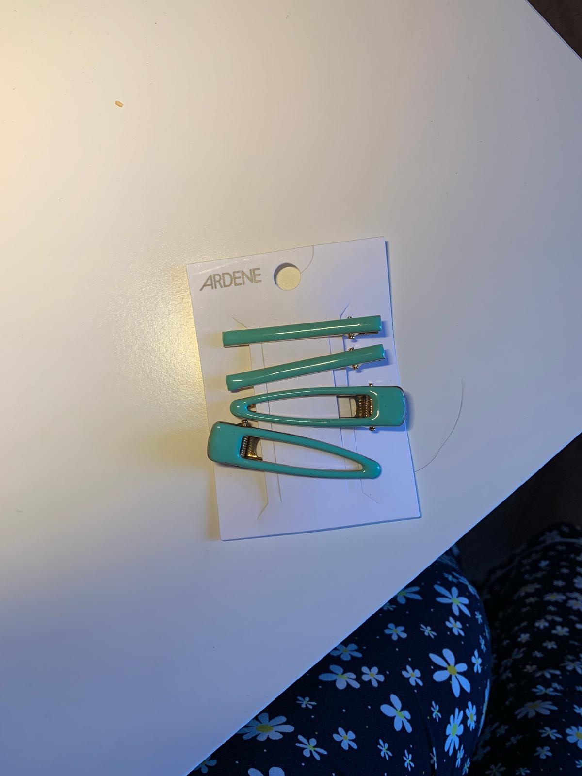 Torquoise hair clip image indicator(3)