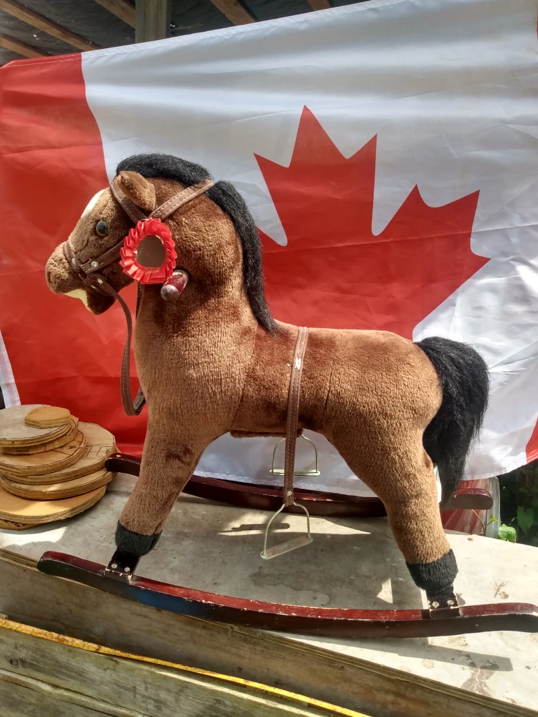 Rocking Horse  good for younger kids - photo 3