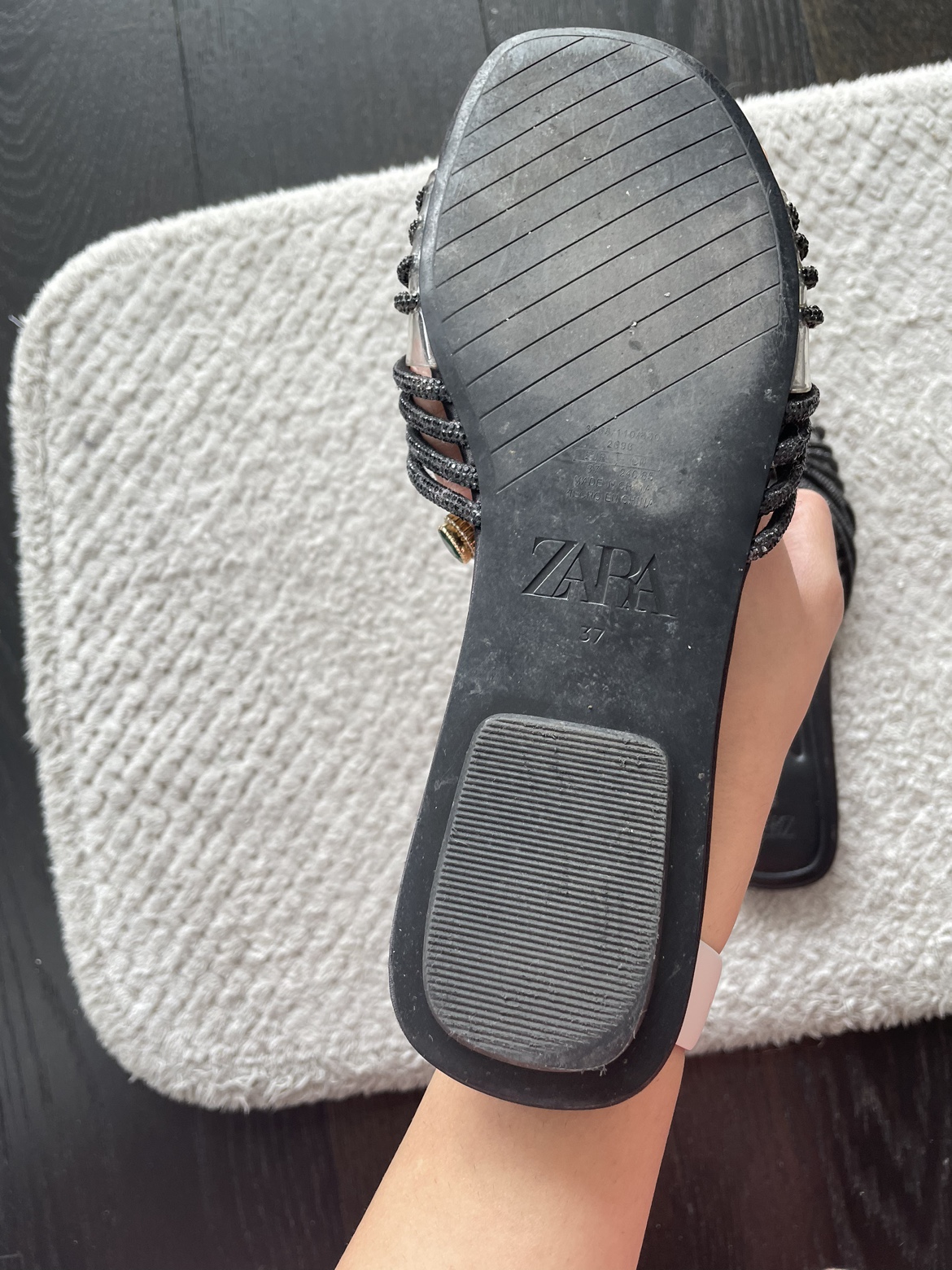 Zara flats image indicator(3)