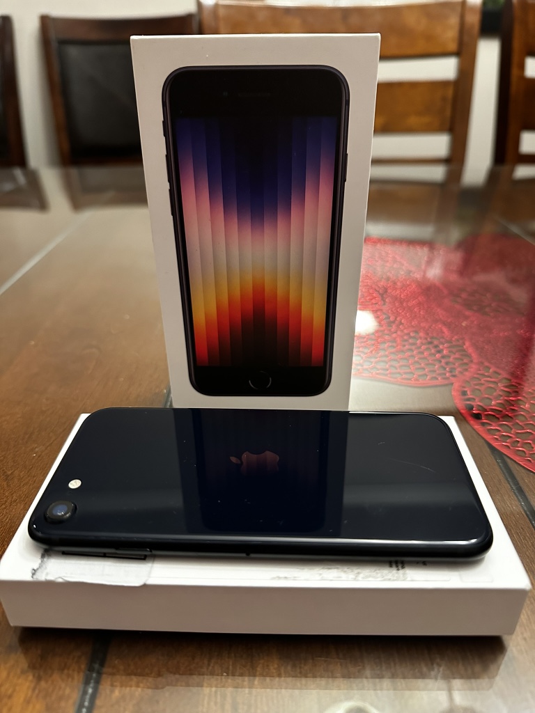 Iphone SE 3rd Gen 2022 - photo 4