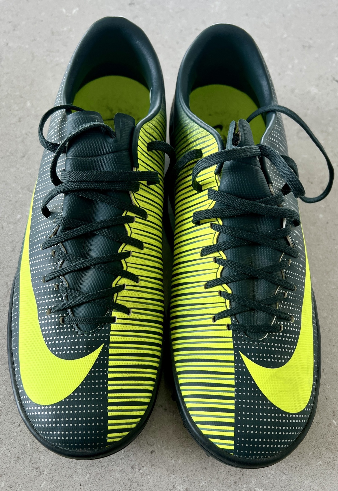 CR7 Indoor / Turf soccer cleats