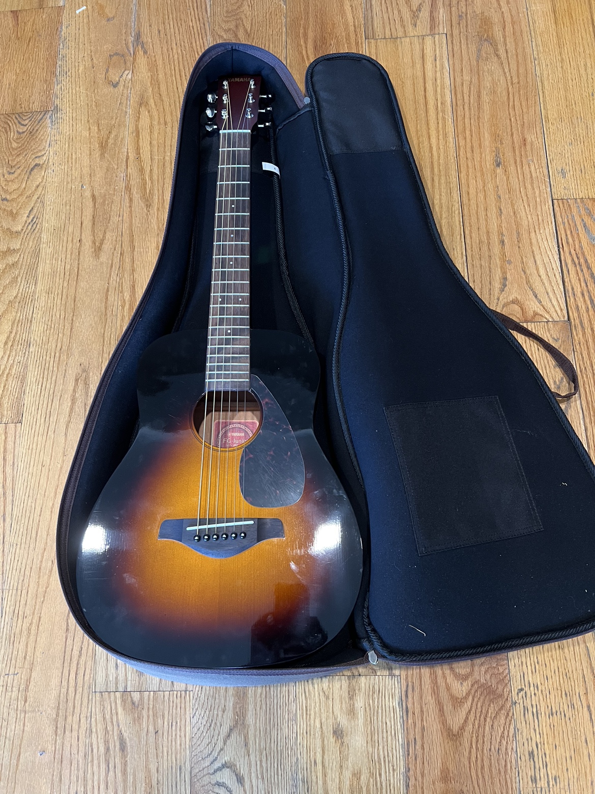Yamaha junior guitar - photo 2