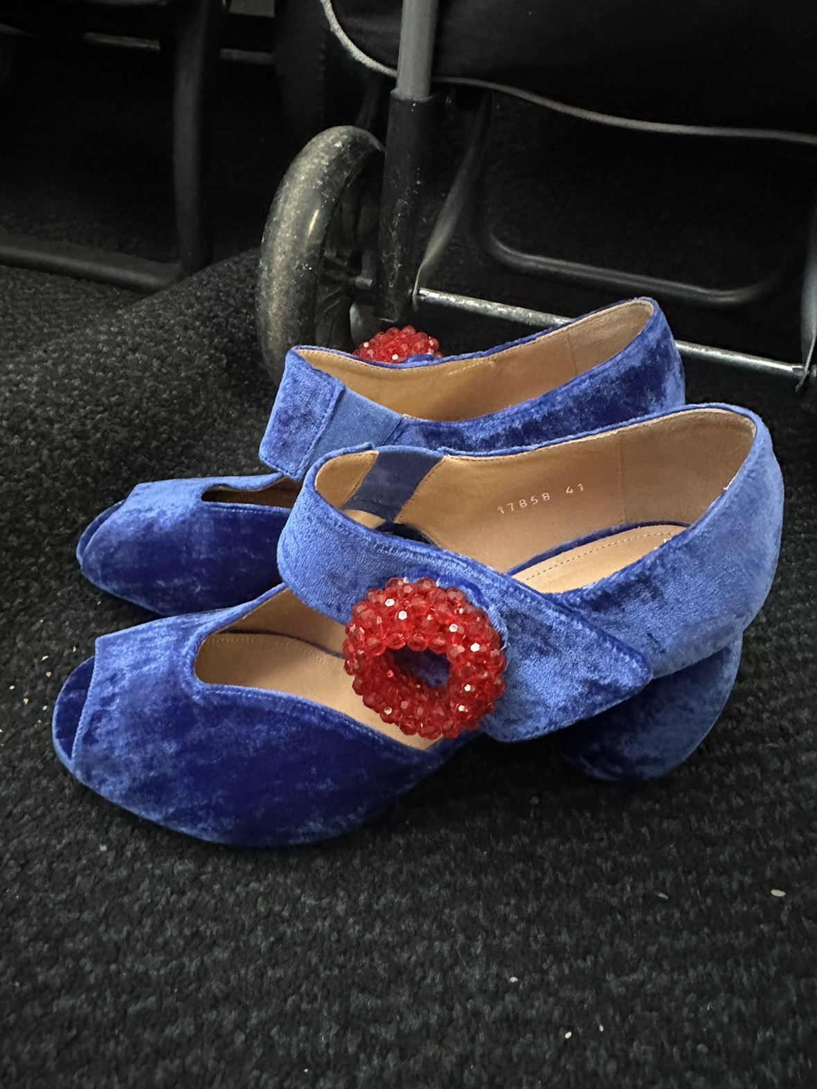 Velvet block heels thumbnail