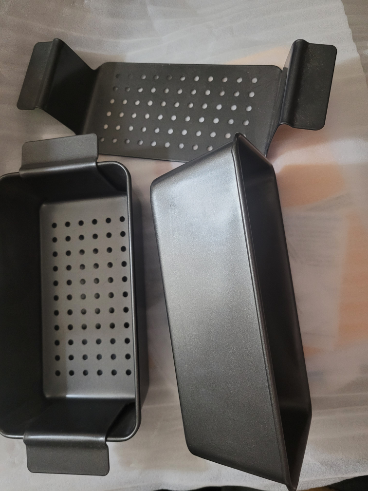 Brand New: 2 Baking/Roasting pans, w/drip tray. thumbnail