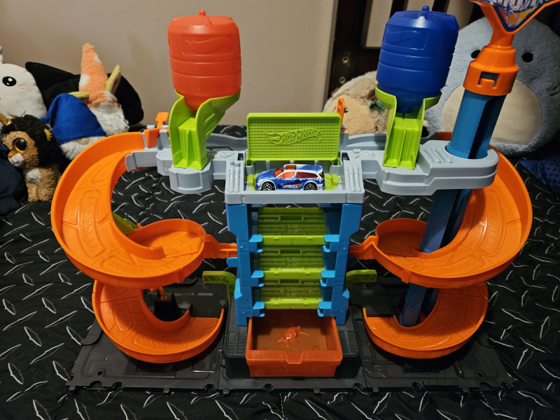 Hot Wheels colour's changing wash station