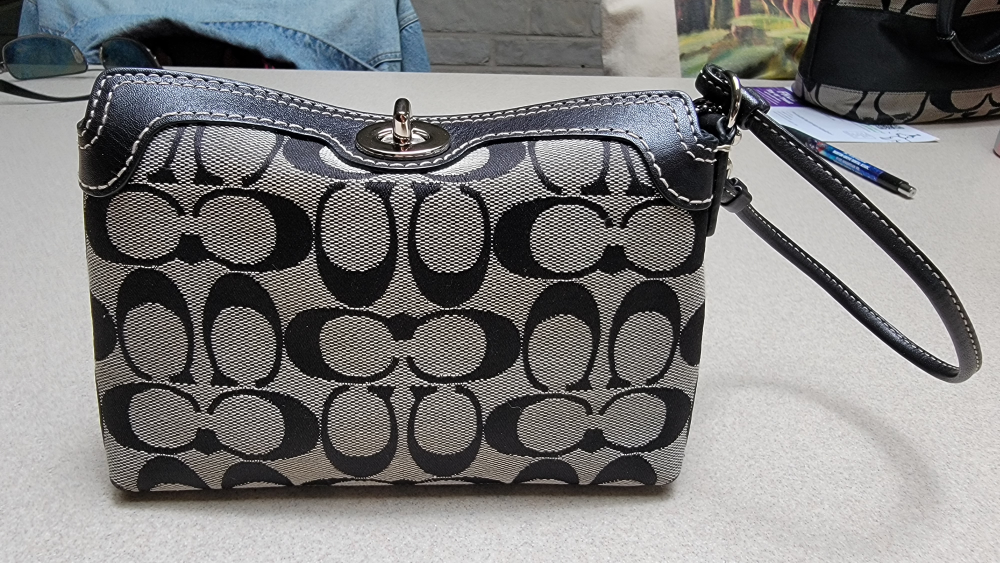 Coach Black Off White Canvas Coach Logo Turnlock Wristlet Purse - photo 2