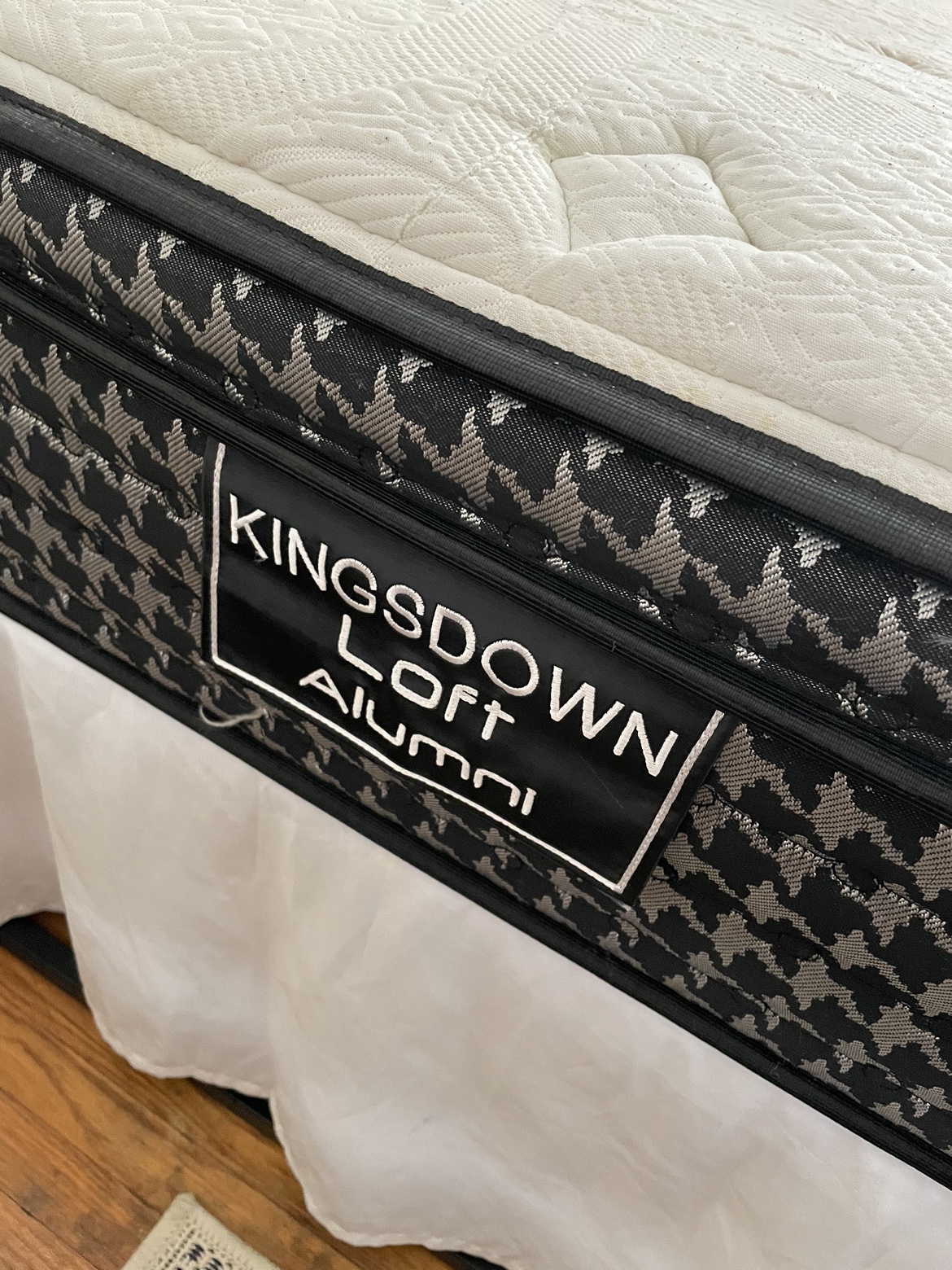 FREE TWIN COMFORTABLE MATTRESS image indicator(5)