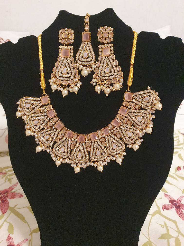 Bridal Jwellary Set image indicator(2)