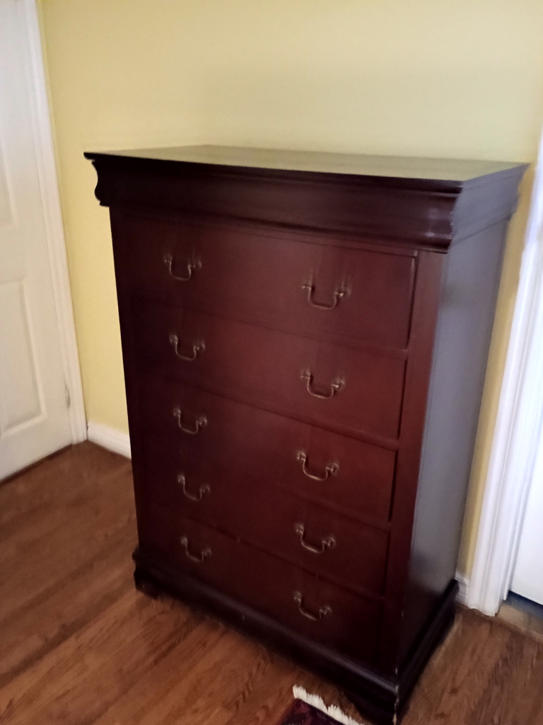 dresser - photo 2