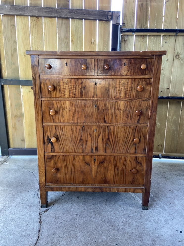Vintage wood dresser 6 drawers w/Lock, no key, 45” tall