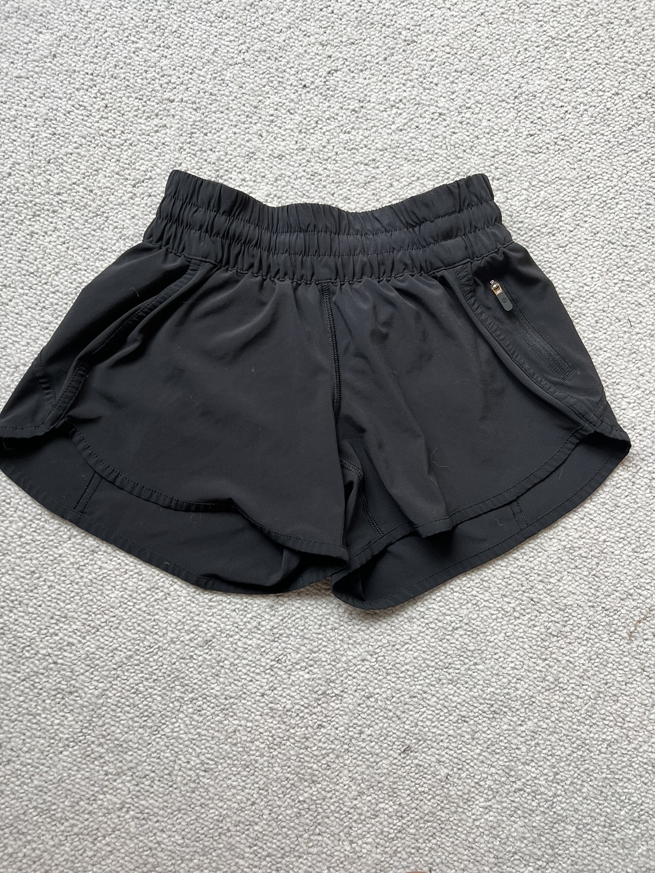 Lululemon shorts - photo 2