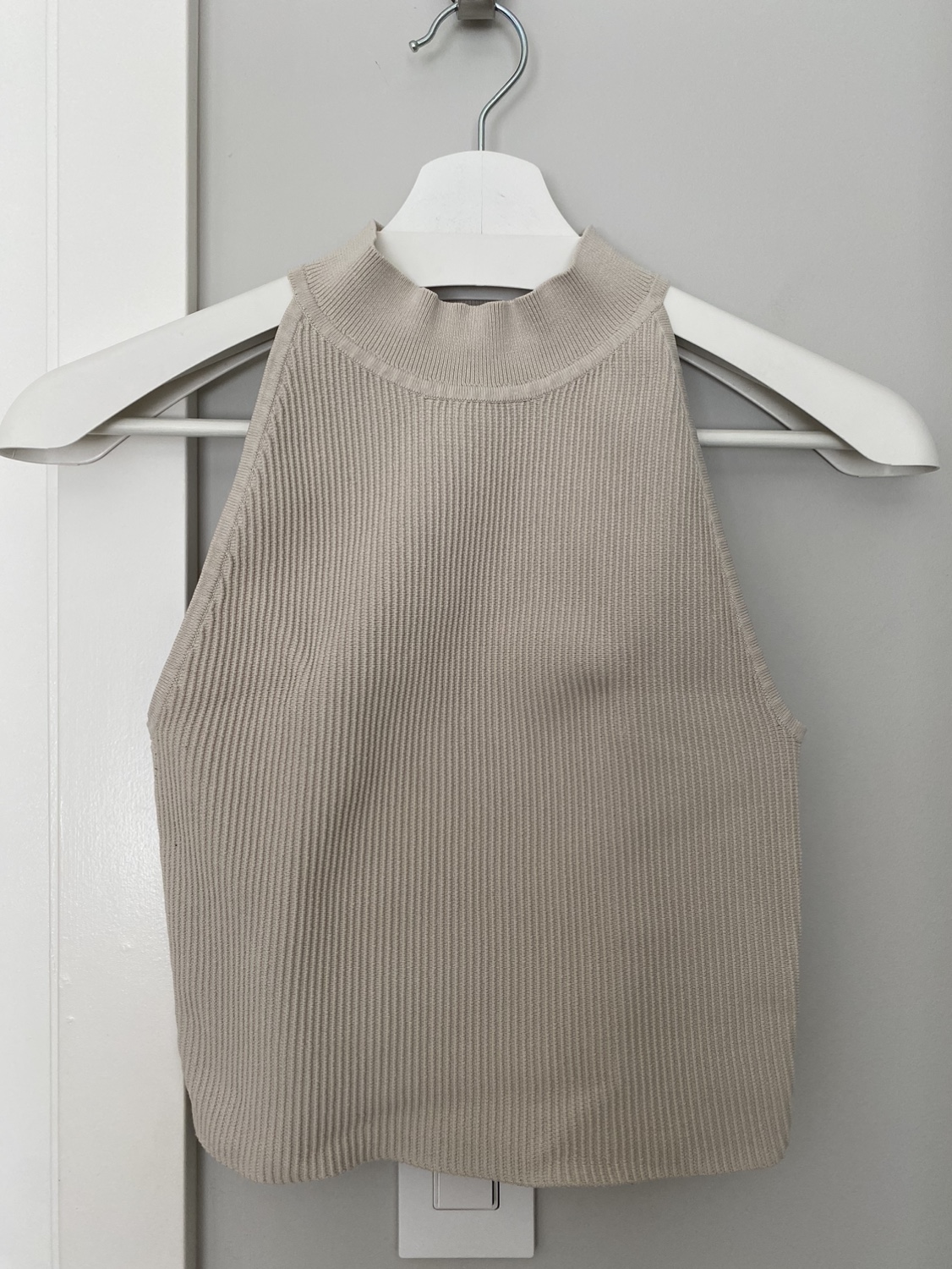 Babaton Sculp Knot Top