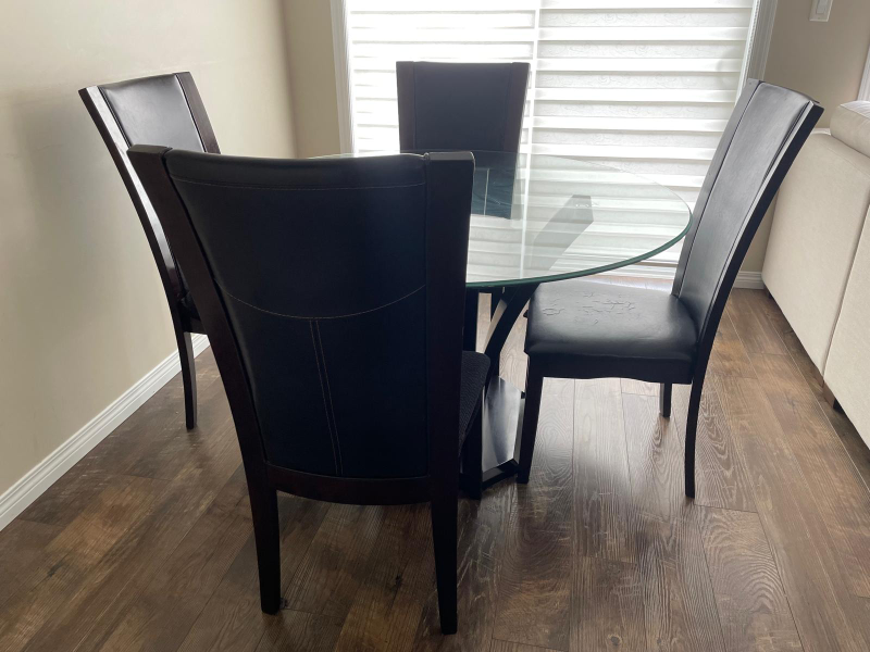 60 inch Dining Table and chairs