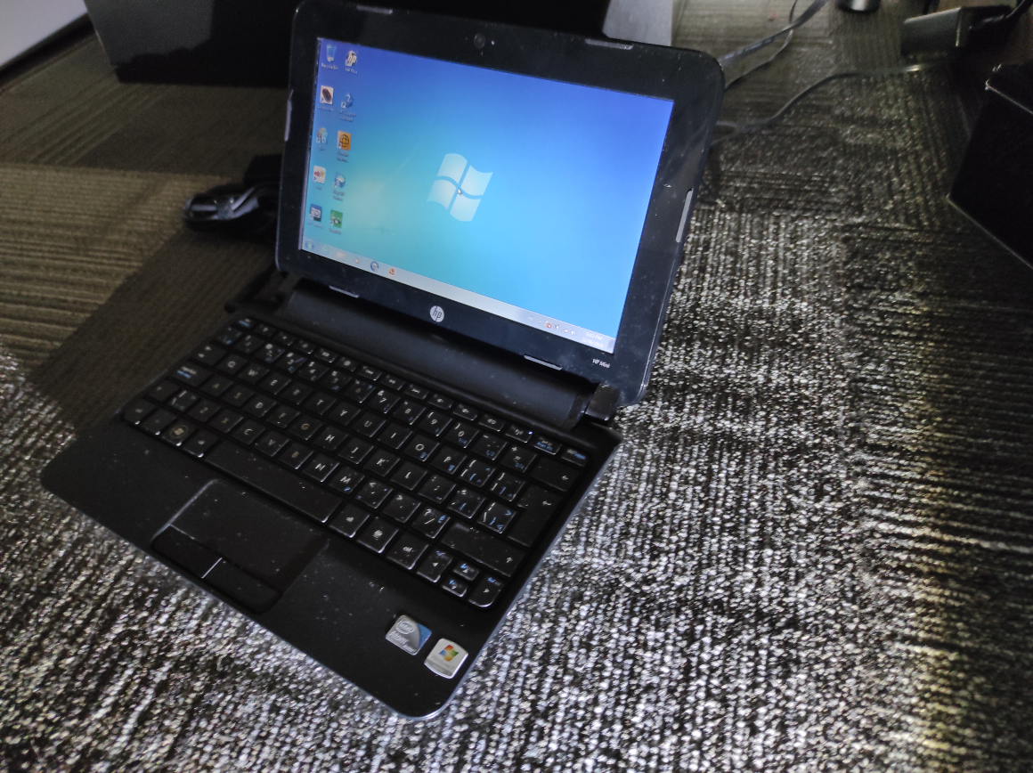 HP Mini Laptop 210-2072CL- Intel Atom N270 2GB RAM - photo 3