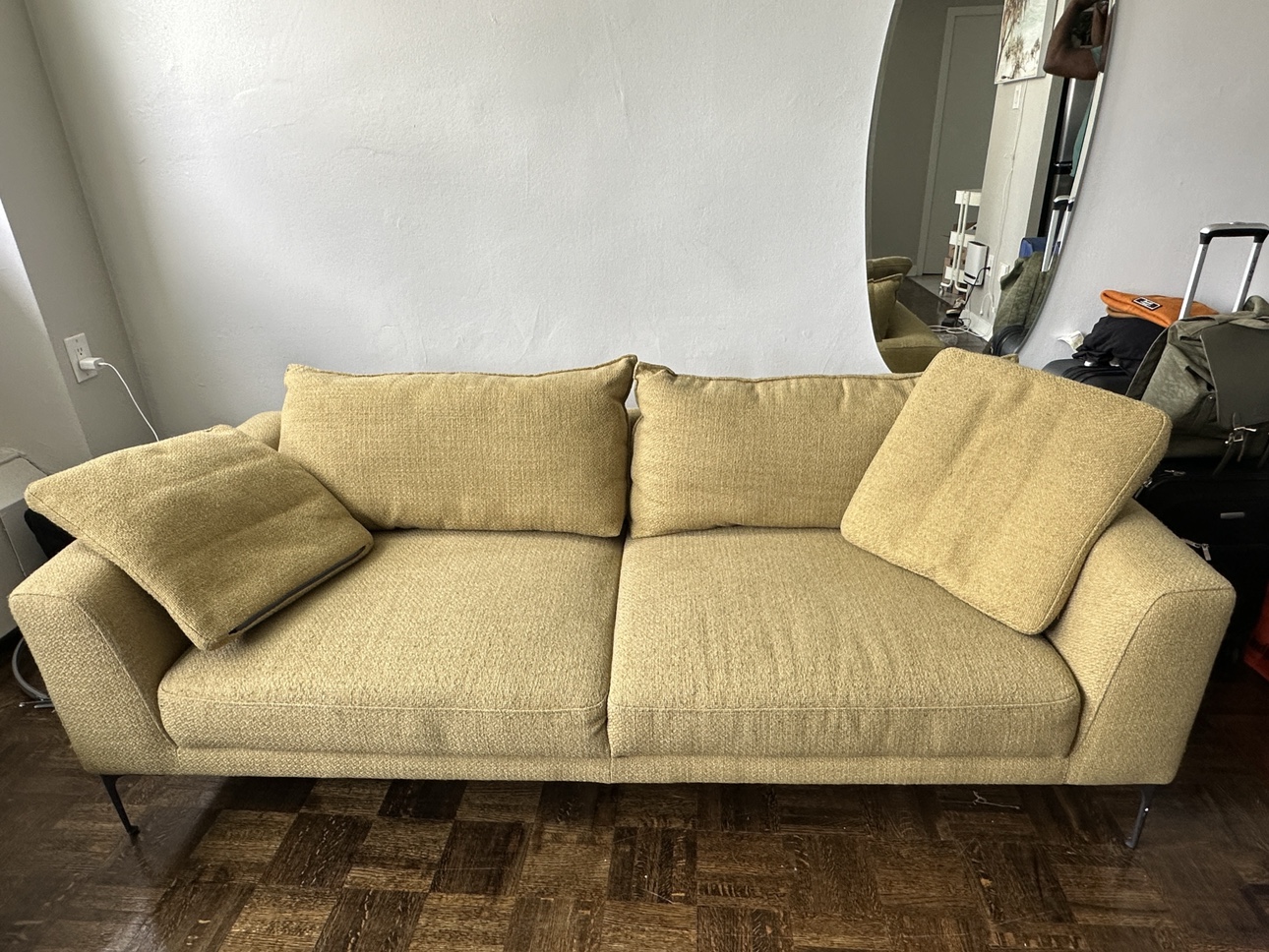 Sofa (Must be collected by July 1st!) image indicator(2)