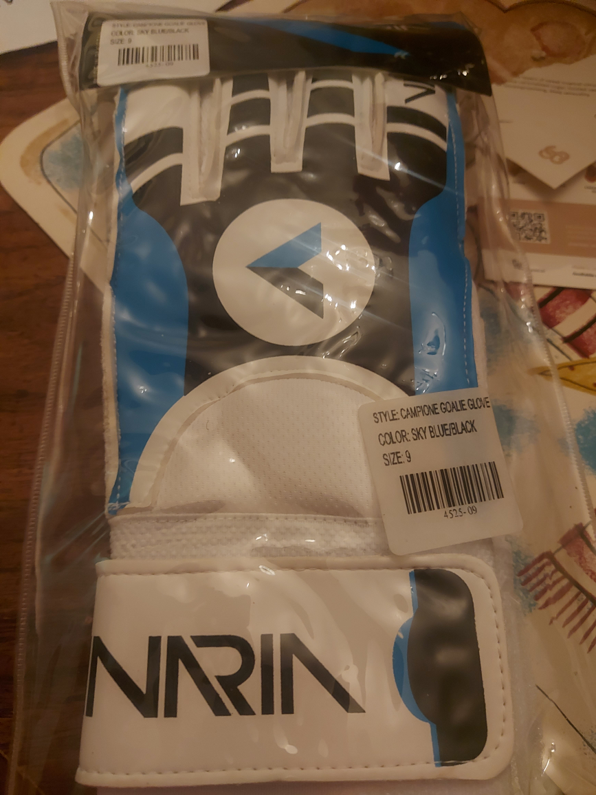 #freecycle New Goalie Gloves🥕 - photo 2